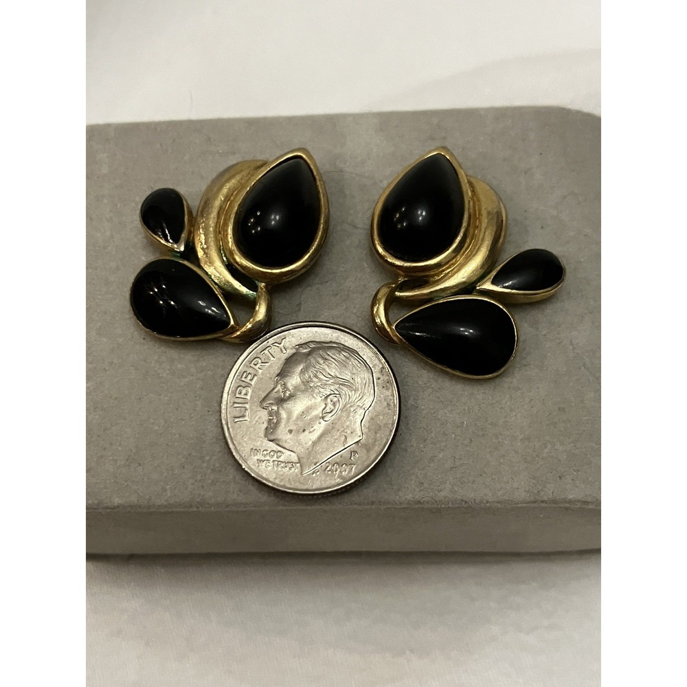 VTG Estate Trifari Swirl Teardrop Gold Tone Triple Black Cabochon Earrings - Picture 4 of 8